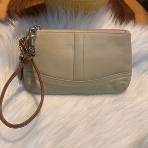 Coach vintage wristlet Bone